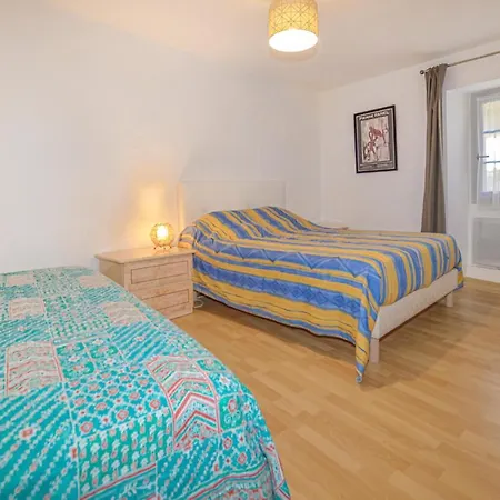 Amazing In With 2 Bedrooms