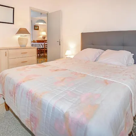 Amazing In With 2 Bedrooms